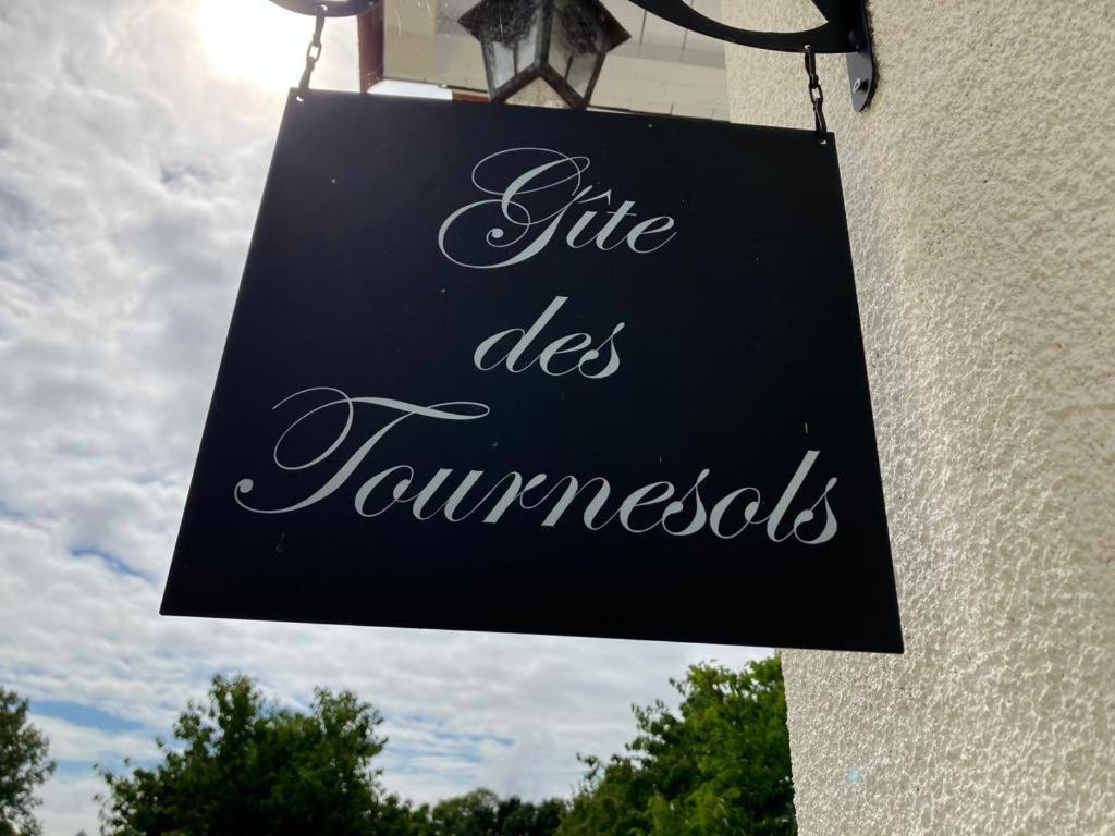 Gite Des Tournesols Oradour-Fanais Exteriér fotografie