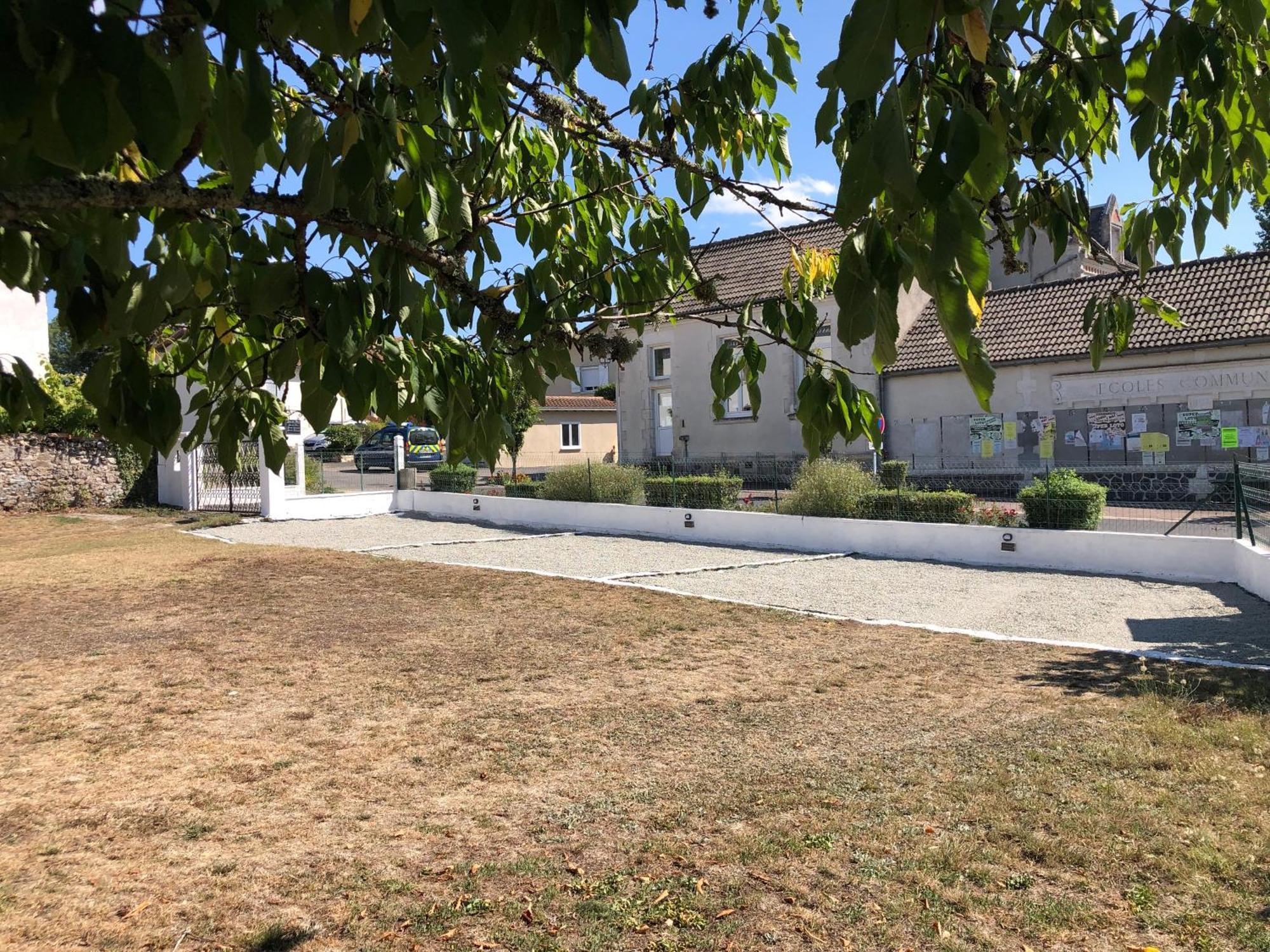 Gite Des Tournesols Oradour-Fanais Exteriér fotografie